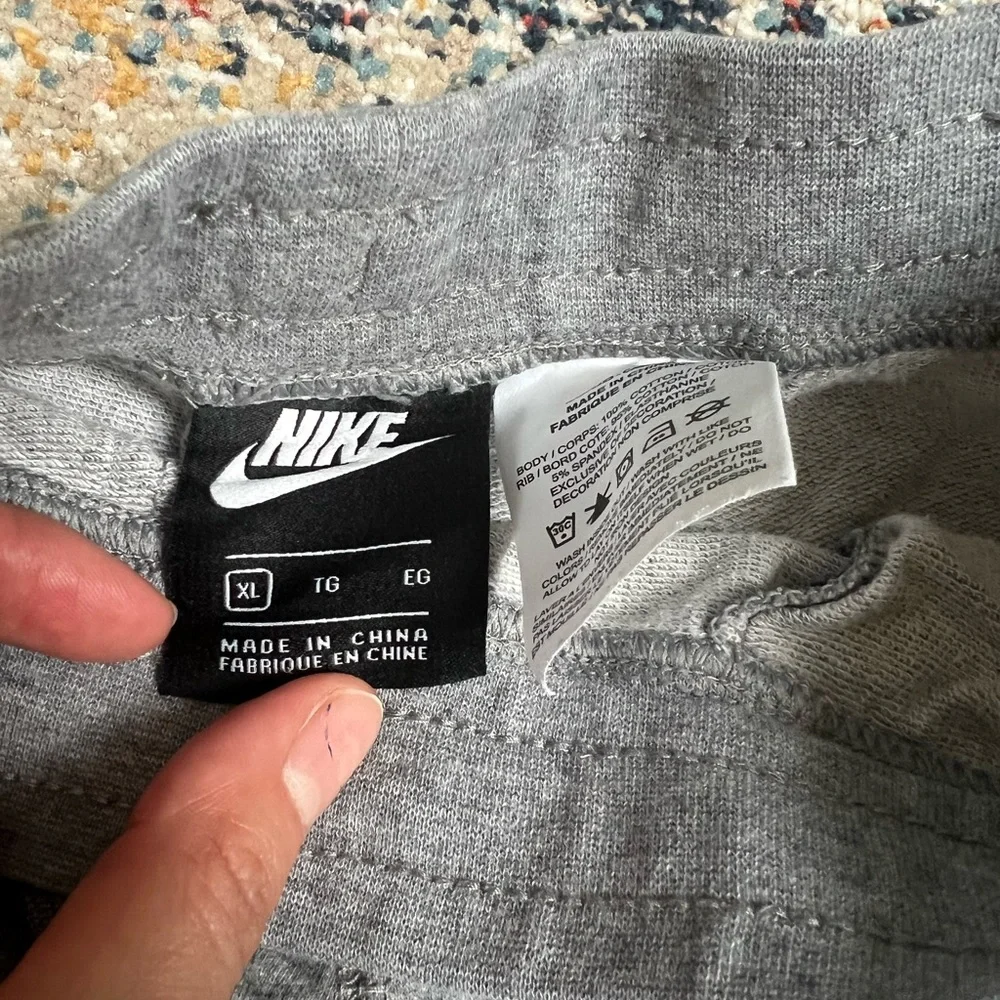 Boys Nike Shorts - Picture 3 of 5